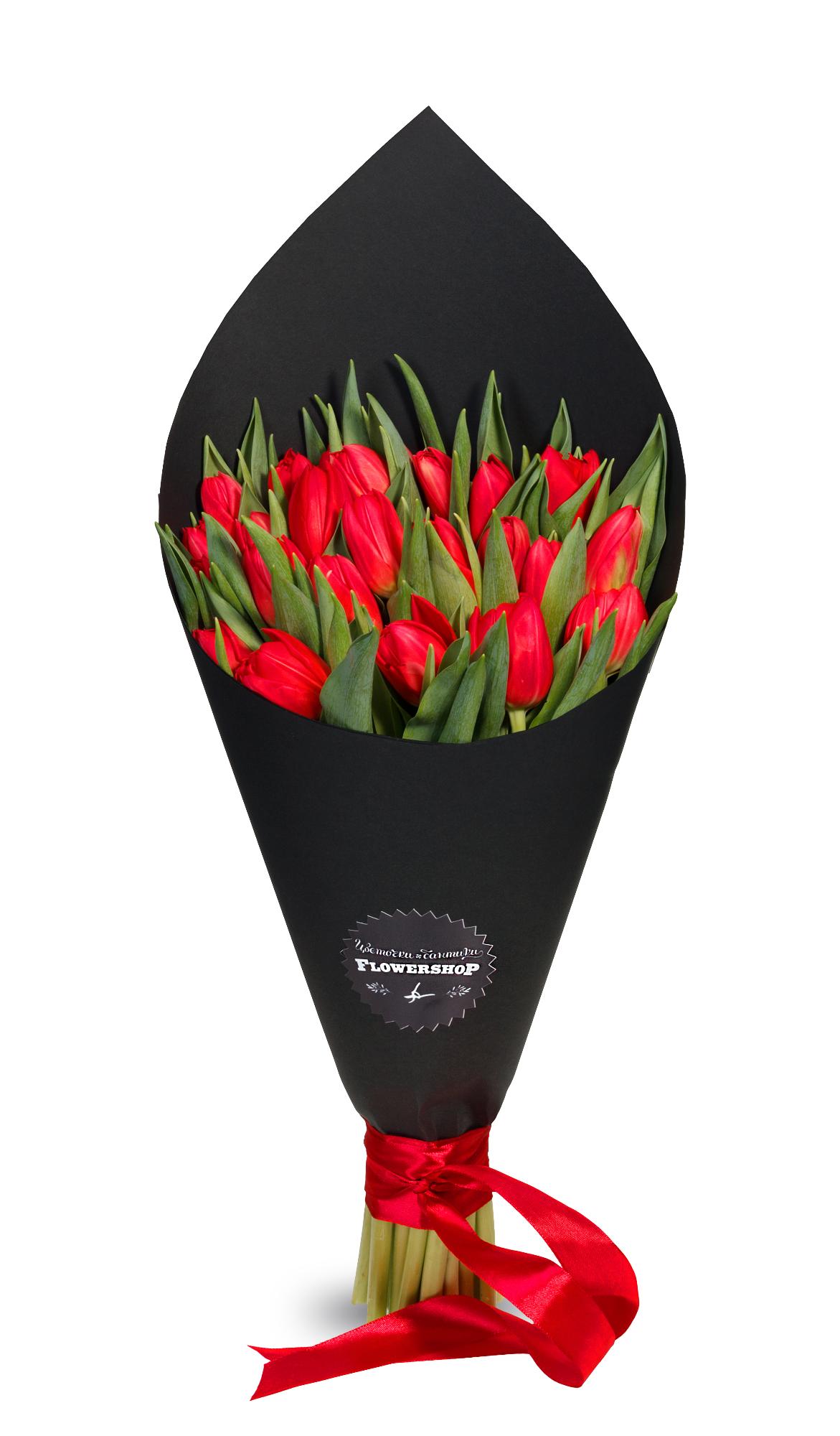 Тюльпаны за 500 рублей. Упаковка тюльпанов. Тюльпаны в красивой упаковке. Тюльпаны в черной упаковке. Красные тюльпаны в упаковке.